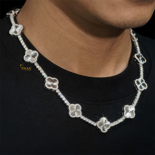 Clover Design Natural Diamond Tennis chain in White Gold Four Leaf Flower Diamond Link Bracelet Luxury Fine Jewelry Elegant Gift for Men and Women swandiamond