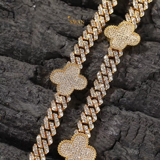 Luxury Clover Design Diamond Bracelet in White Gold and Yellow Gold with Full Pave Setting Elegant Statement Jewelry swandiamond