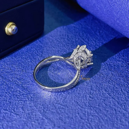 Round Cut Solitaire Halo Moissanite Engagement Ring in 925 Sterling Silver with Pavé Band Elegant Bridal Jewelry Gift for Her swandiamond