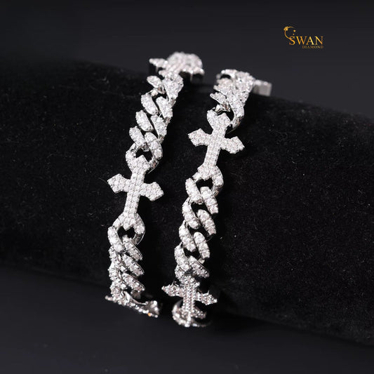Iced Out Diamond Cuban Link Bracelet with Cross Design and Pave Clasp Luxury Hip Hop Jewelry High Quality Statement Piece for Men and Women swandiamond