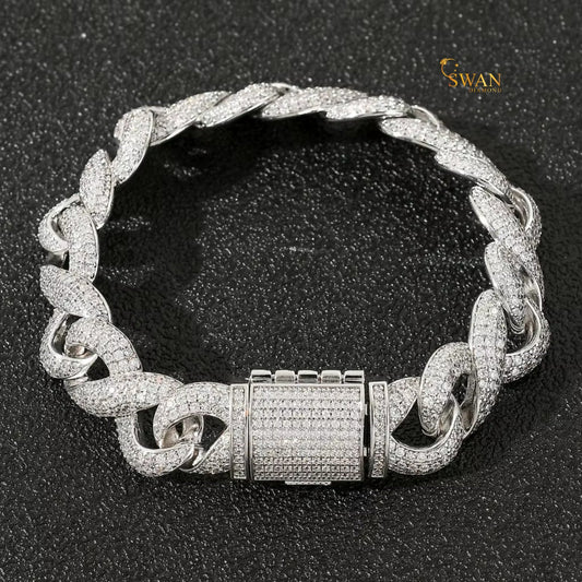 Gold Diamond Cuban Link Bracelet with Iced Out Clasp Luxury Hip Hop Jewelry High Quality Statement Piece for Men and Women swandiamond
