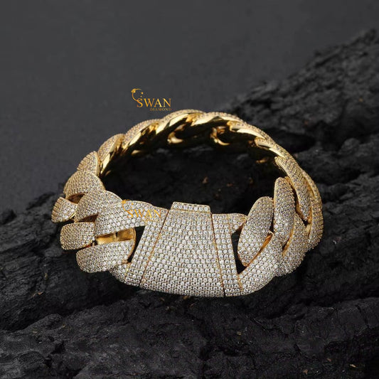 Luxury Iced Out Cuban Link Bracelets in Gold and Silver Full Pave Diamond Statement Jewelry Bold Hip Hop Style for Men and Women swandiamond